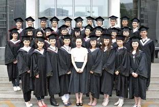 明星回学校,昔日学霸今朝闪耀，校园重逢引发热议”