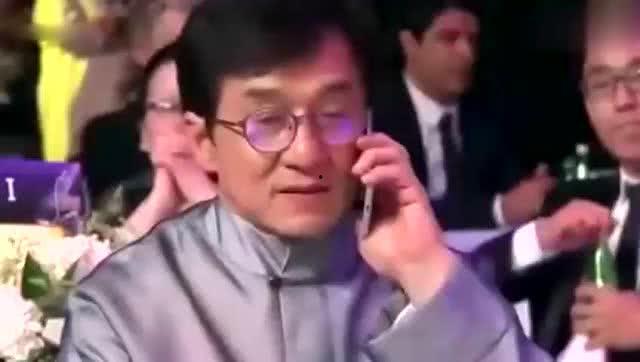 成龙国外明星视频,国际影坛的东方传奇，魅力四射的银幕风采