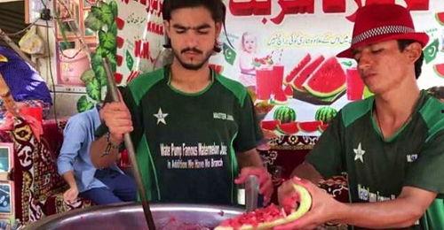 印度人评论中国人吃瓜,中印两国网友的“吃瓜”文化碰撞