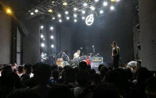 上海明星开的酒吧,上海明星酒吧风情掠影