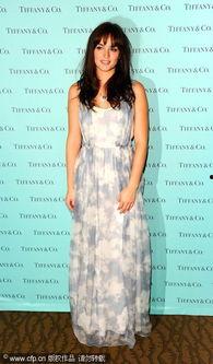 明星橙色造型图,时尚潮流一触即发