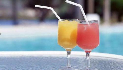 铃铛果汁勾猜明星,揭秘隐藏在果香背后的明星故事