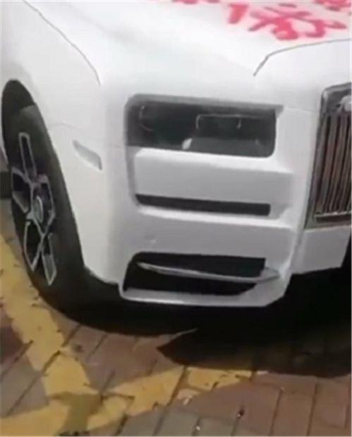 劳斯莱斯法拉利女网红,揭秘豪车背后的奢华生活