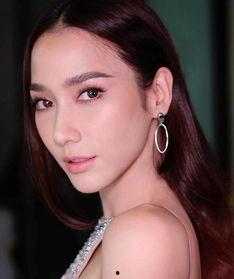 人气第一的女明星,揭秘娱乐圈璀璨之星的辉煌之路